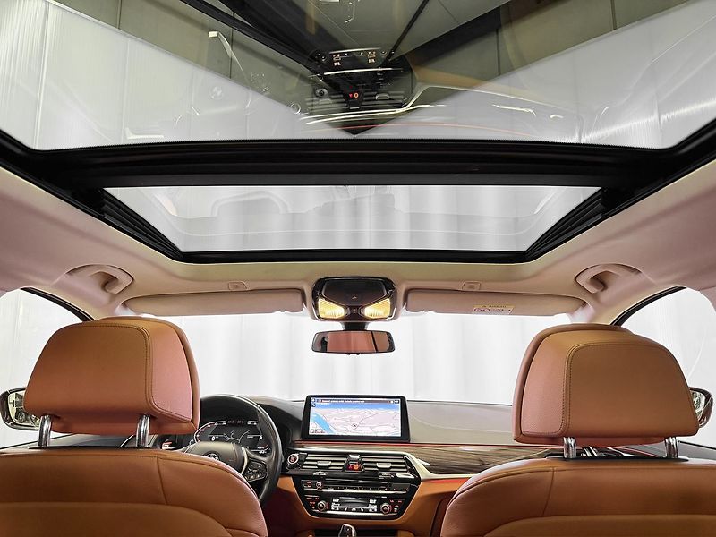 BMW Řada 5 540i xDrive LUXURY LINE, PANOR - fotka 24 z 30