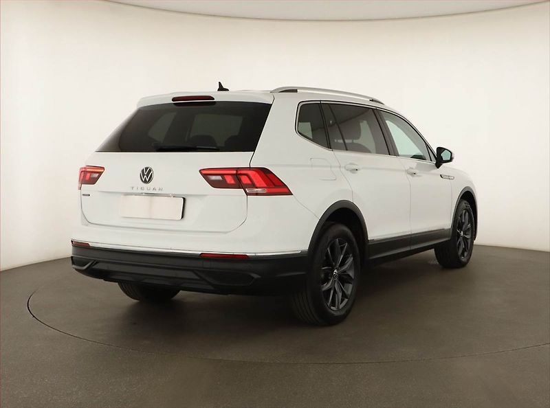 Volkswagen Tiguan Allspace (2023) Life 2.0 TDI - fotka 5 z 16