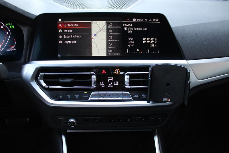 BMW Řada 3 M340i xDrive Sedan - fotka 5 z 23