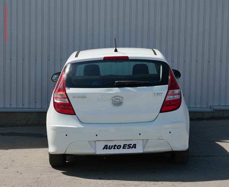 Hyundai i30 (2010) 1.4CVVT, 2.maj,ČR, El. okna - fotka 5 z 12