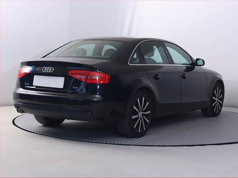 Audi A4 (2015) Design 2.0 TDI, Bi-Xenony - fotka 5 z 18