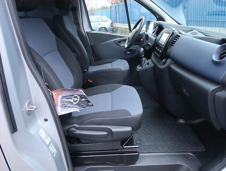 Opel Vivaro (2019) 1.6 BiCDTI - fotka 8 z 16