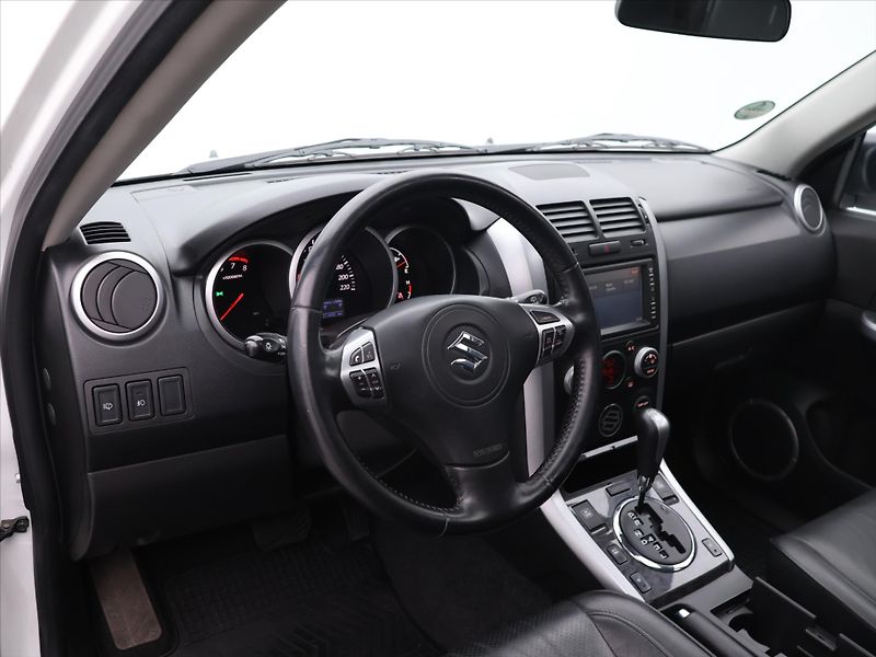 Suzuki Grand Vitara 3,2 VVT 171kW V6 CZ Aut. - fotka 24 z 32