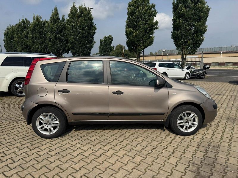 Nissan Note (2006) 1,4i 65 KW LPG - fotka 6 z 46