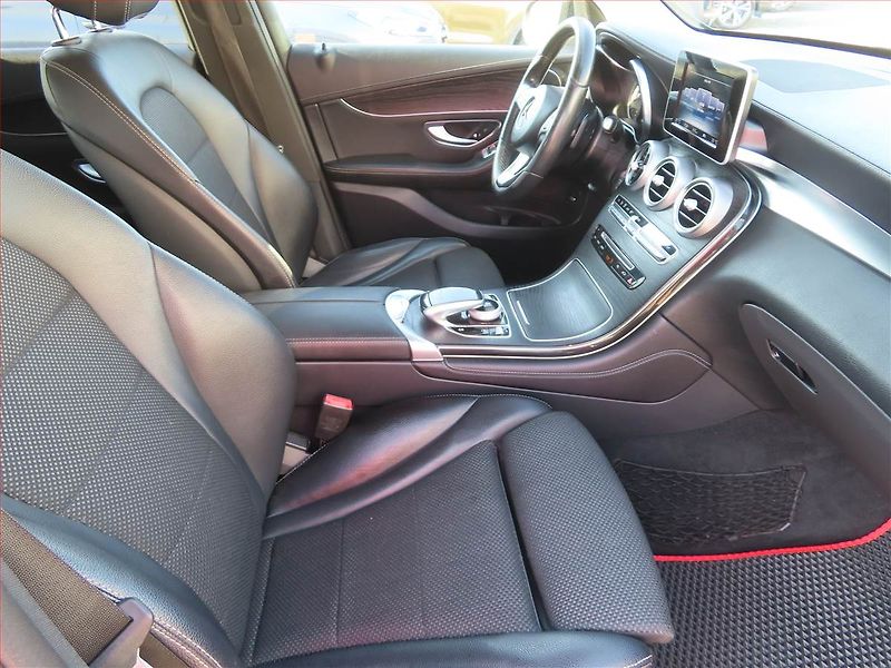 Mercedes-Benz GLC (2016) 220 d 4MATIC - fotka 9 z 24