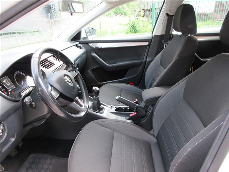 Škoda Octavia 1,6 TDi 85 Kw, Navi, Nové v ČR - fotka 11 z 28