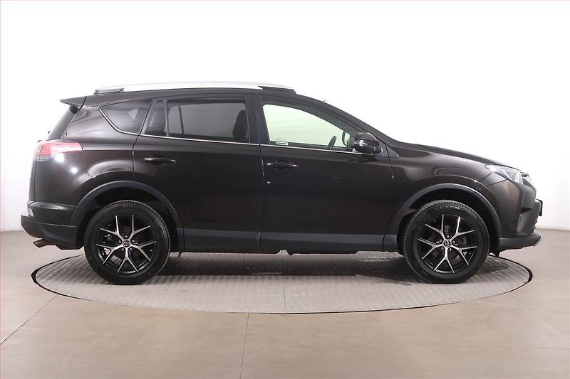 Toyota RAV4 (2016) 2.0 VVT-i, 4X4, Automat - fotka 6 z 28