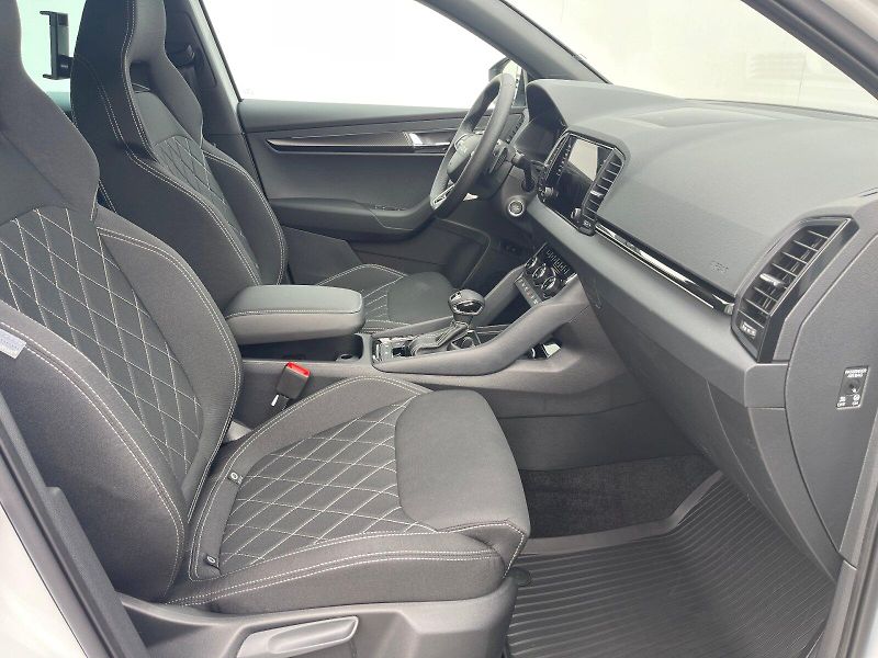 Škoda Karoq (2026) 1,5 TSI / 110 kW DSG Sportline - fotka 10 z 30