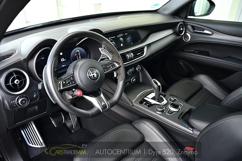 Alfa Romeo Stelvio 2.9V6 Bi-T.382 kW QUADRIFOGLIO - fotka 9 z 55
