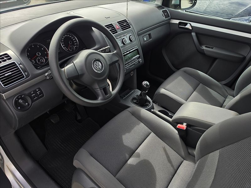 Volkswagen Touran 1,2 TSi 77KW Trend 7 MÍST ALU - fotka 11 z 41