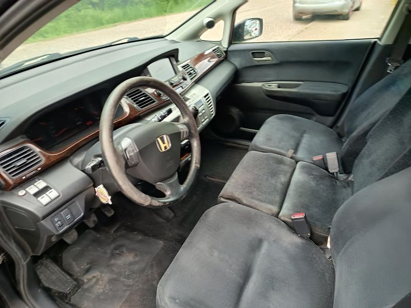 Honda FR-V (2005) 2.0i 110kv 6 mist - fotka 26 z 34