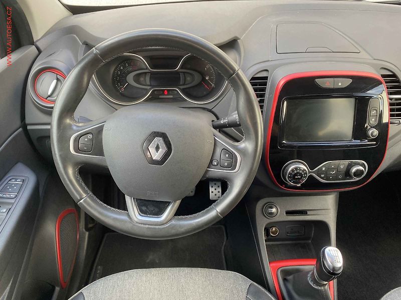 Renault Captur (2017) 1.2 TCe, Crossboarder, navi - fotka 11 z 18