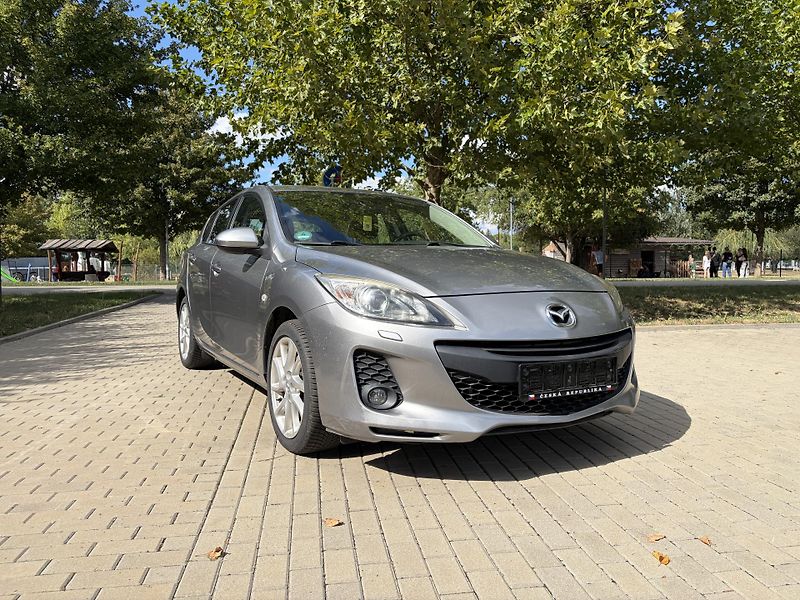 Mazda 3 2.0 Sport Edition - fotka 16 z 32