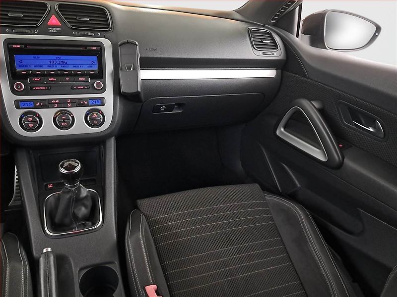 Volkswagen Scirocco (2009) 1.4 TSI, Tempomat - fotka 8 z 18