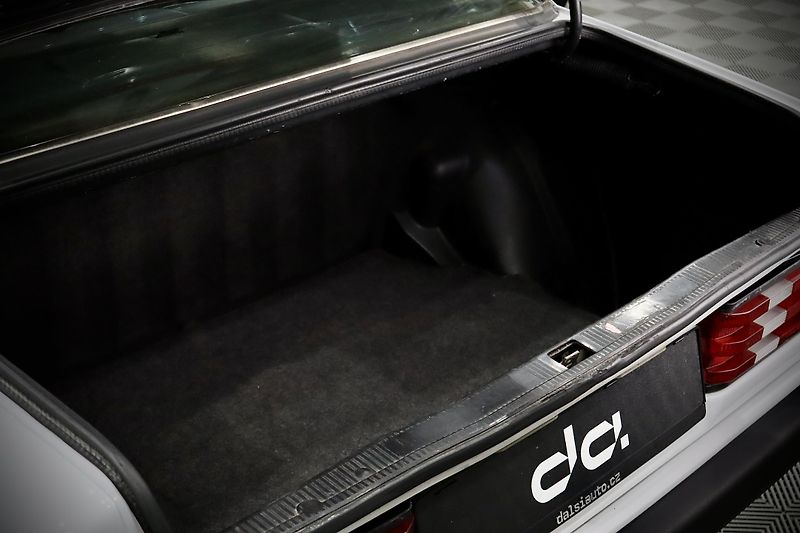 Mercedes-Benz 190 D 2.5 OM602 W201 - fotka 28 z 32