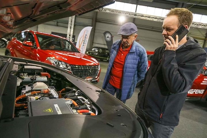 Autosalon Kola 2023 v Lysé v pátek 3. listopadu.