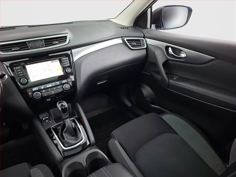 Nissan Qashqai (2019) 1.3 DIG-T, Automat, Serv.kniha - fotka 8 z 20
