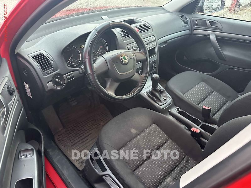 Škoda Octavia (2012) 1.6i - fotka 3 z 3