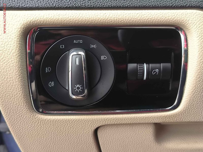 Škoda Superb (2009) 2.0TDi 4x4, ČR, Elegance - fotka 16 z 19