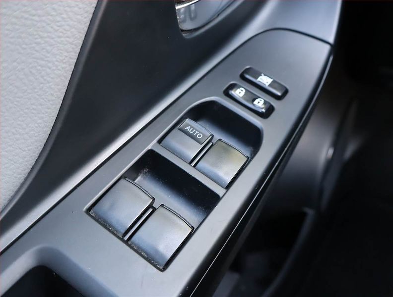 Toyota Yaris (2017) 1.5 Hybrid, Automat - fotka 19 z 19