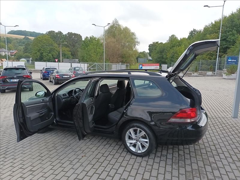 Volkswagen Golf 1,2 TSI,77KW,DIGIKLIMA,SERVIS - fotka 10 z 36