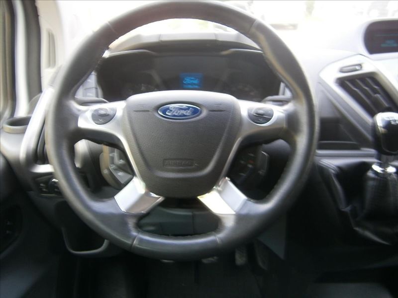 Ford Transit Custom 2,2 TDCI L2H2 KLIMA 9 MÍST - fotka 16 z 26