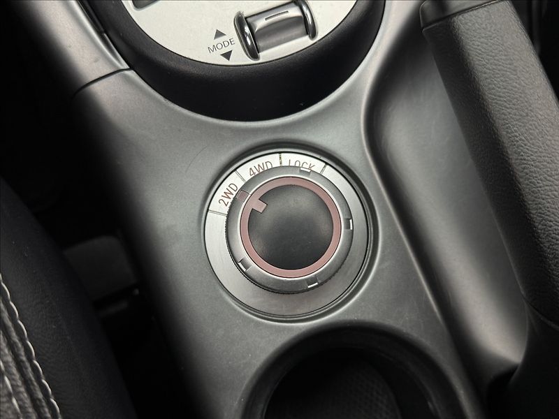 Mitsubishi Outlander 2,2 4WD AUTOMAT VÝHŘEV KAMERA - fotka 20 z 34