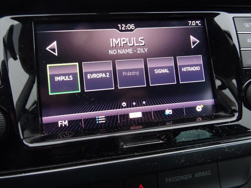 Škoda Fabia 1,0 TSi 70 kW Automat - fotka 20 z 31