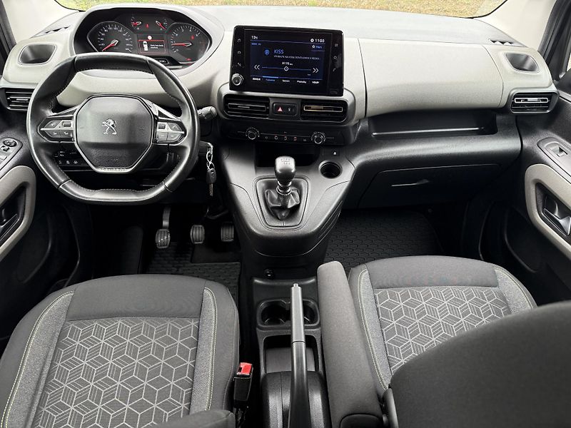 Peugeot Rifter 1,5 Blue HDI 96kW Long - fotka 10 z 20