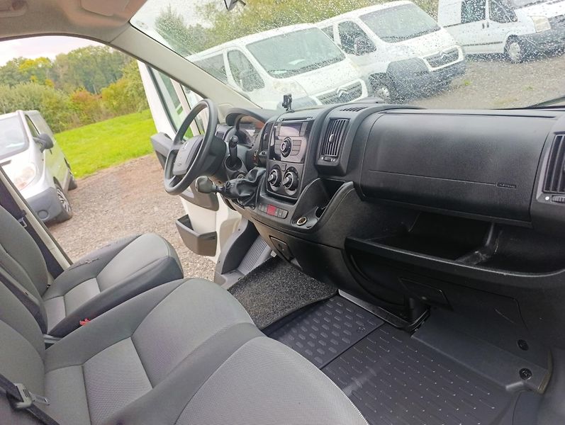 Peugeot Boxer (2014) 2.2Hdi L2H1 klima tažné - fotka 10 z 14