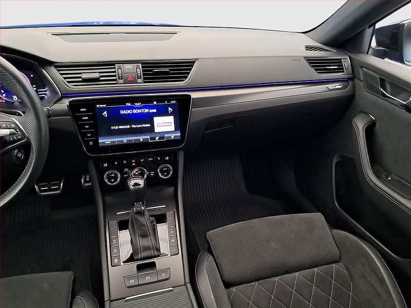 Škoda Superb (2022) Sportline 2.0 TDI - fotka 8 z 24