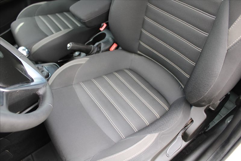 Alfa Romeo Giulietta 1,4 TB  NOVÉ V ČR,1.MAJITEL - fotka 20 z 29