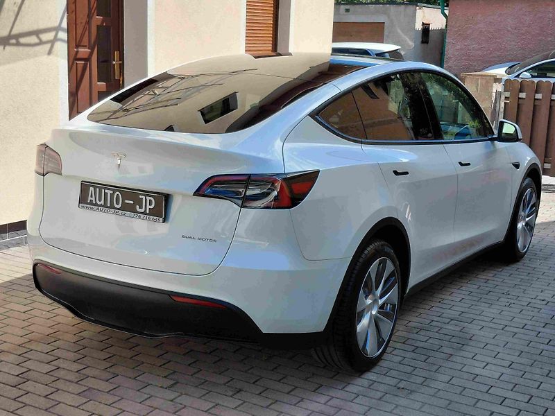 Tesla Model Y AWD Long Range  ACC  LED  NAVI - fotka 3 z 11