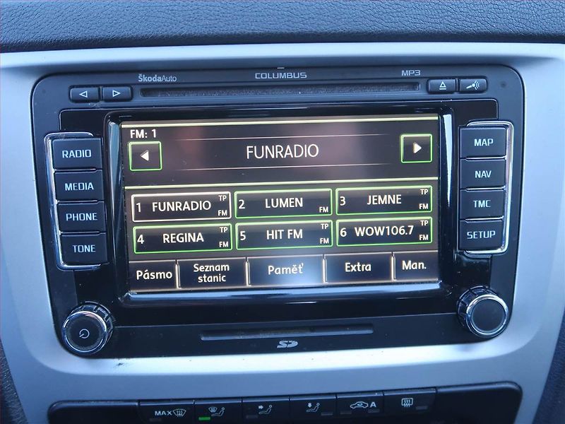 Škoda Octavia (2011) 1.6 TDI, Automat, Serv.kniha - fotka 12 z 17