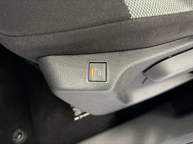 Citroën Berlingo 1.5 HDI 96KW A/T S&S FEEL, PDC - fotka 20 z 22