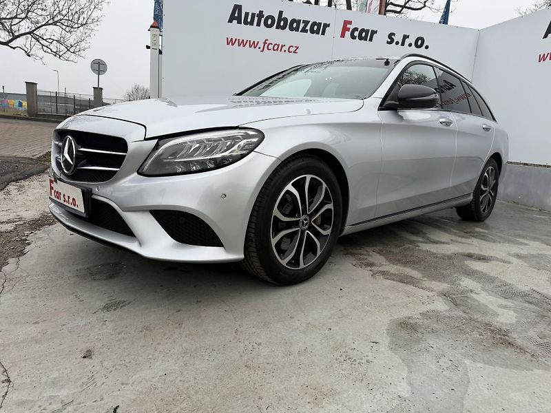 Mercedes-Benz Třídy C (2018) C 300T ser.knížka Webasto - fotka 3 z 28