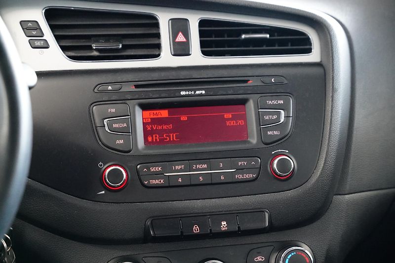 Kia Ceed - fotka 17 z 22