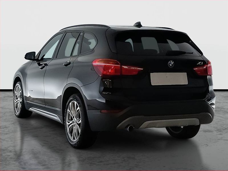 BMW X1 (2016) Premium sDrive18d, Automat - fotka 4 z 17