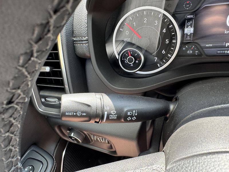 RAM 1500 5,7 HEMI Laramie Rambox - fotka 36 z 60