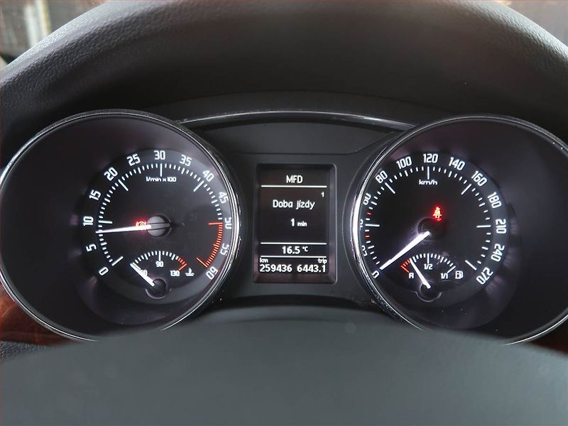 Škoda Superb (2012) Elegance 2.0 TDI, Navi, Xenony - fotka 11 z 21
