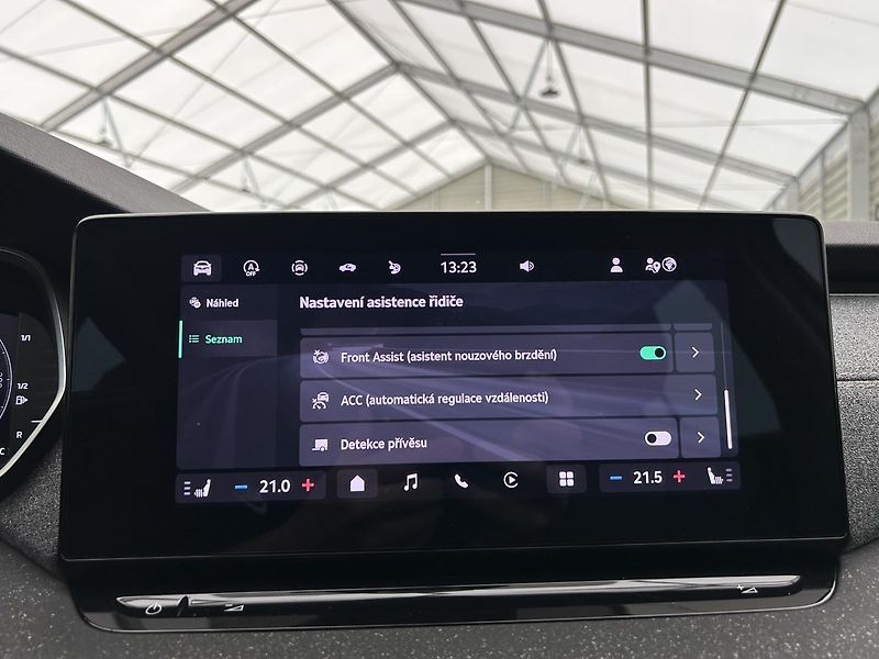 Škoda Octavia 1.5 TSI Top selection - fotka 12 z 29