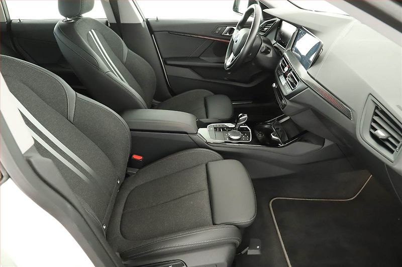 BMW Řada 2 (2023) M Paket 218i Gran Coupé - fotka 7 z 19
