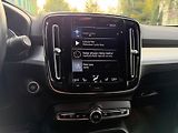 Volvo XC40 2,0 D D4 AWD Momentum - náhled 26