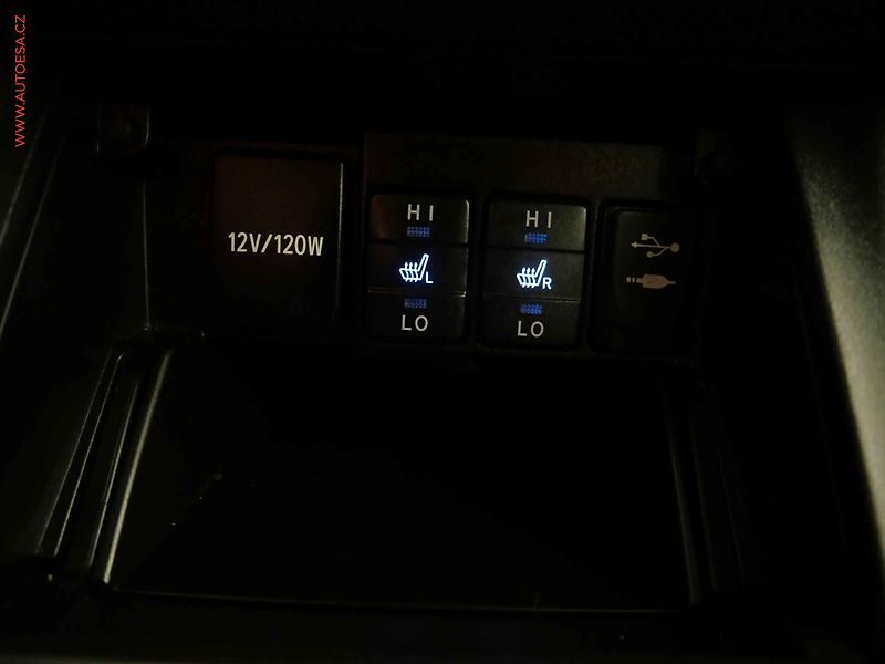 Toyota Corolla (2019) 1.6i, 1.maj,ČR, AC, park. - fotka 19 z 20