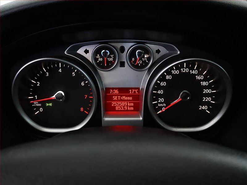 Ford Focus (2010) 1.6 i, LPG, po STK - fotka 8 z 13