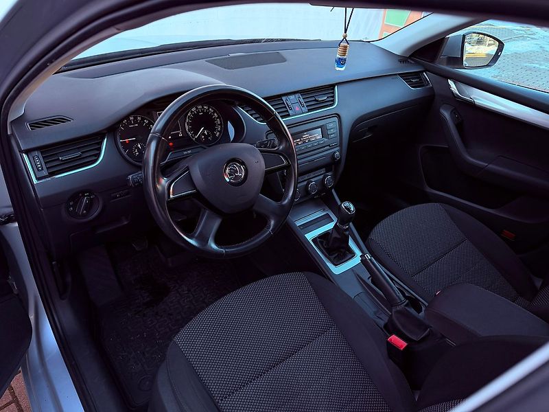 Škoda Octavia 1.6 TDi Ambition Fresh, ČR - fotka 14 z 23