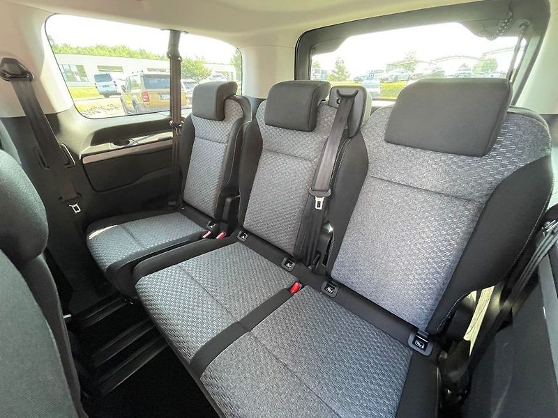 Toyota ProAce Verso 2.0L 8AT Family 8 - fotka 8 z 21