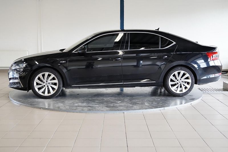 Škoda Superb - fotka 3 z 27