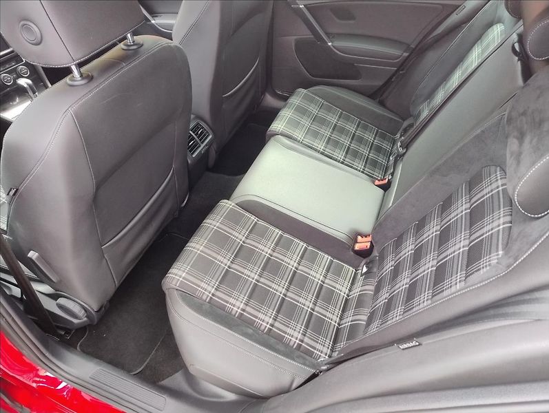 Volkswagen Golf 2,0 TDI GTD  DSG Panorama - fotka 18 z 24