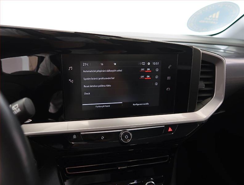 Opel Mokka (2022) Electric 50 kWh, SoH 93% - fotka 19 z 26
